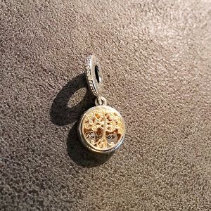 Pandora Family Roots dangle charm silver 14K Gold